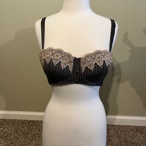 Blush 38C bra grey pin stripped with buttons